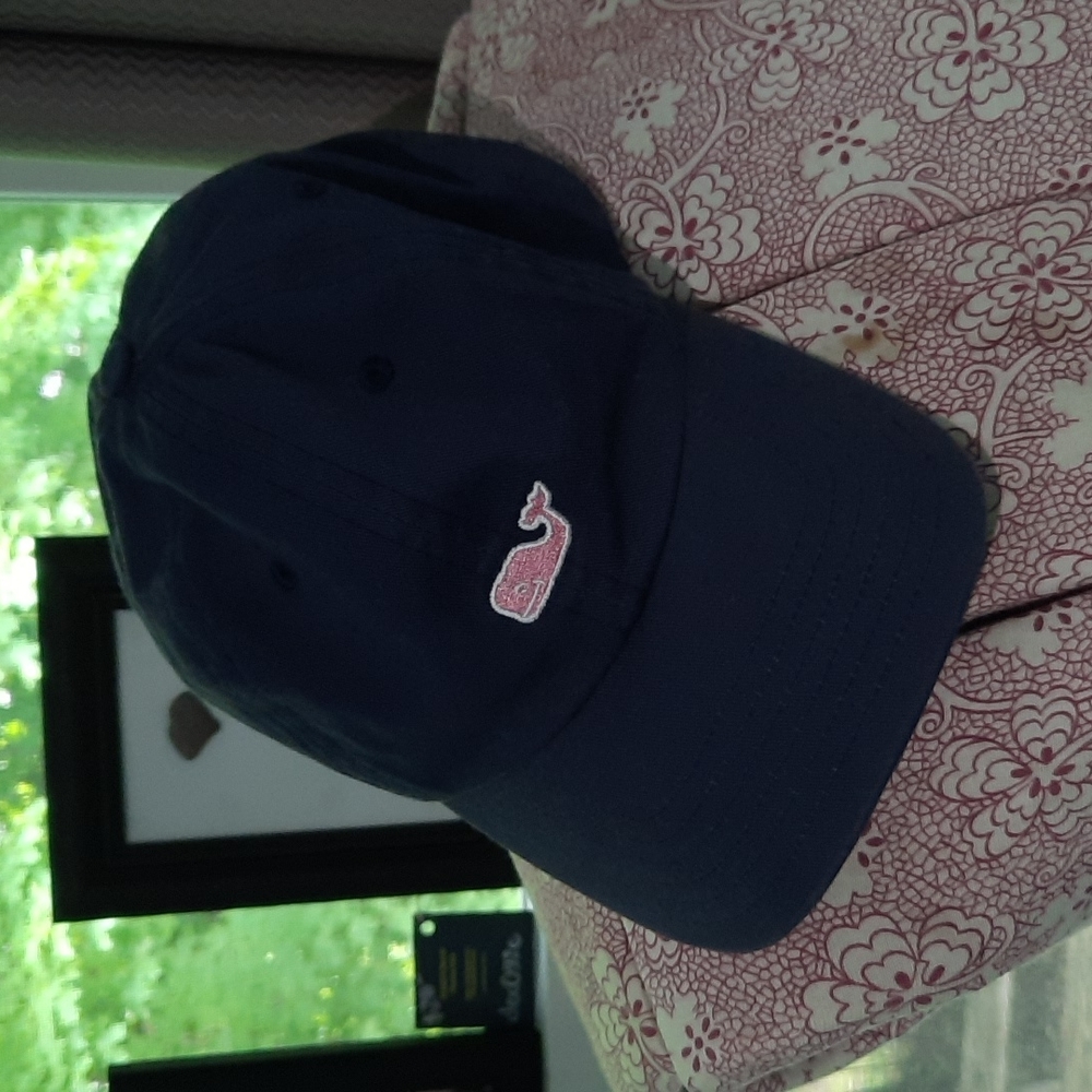 Navy vineyard vines hat